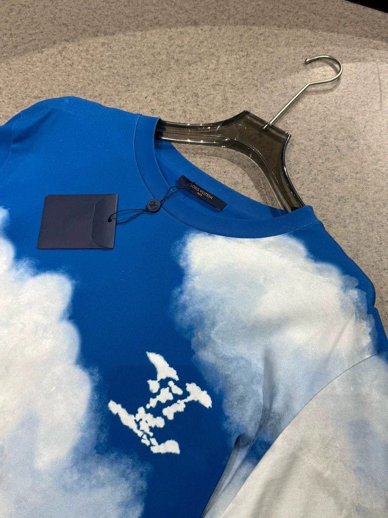Louis Vuitton Louis Vuitton Blue Sky White Cloud Short-sleeve T-shirt-yf Size US XXL / EU 58 / 5 - 2 Thumbnail