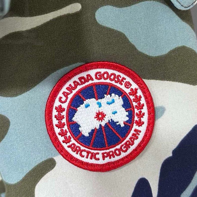Canada Goose Camo Logo Hooded Down Jacket-yf Size US XL / EU 56 / 4 - 4 Thumbnail