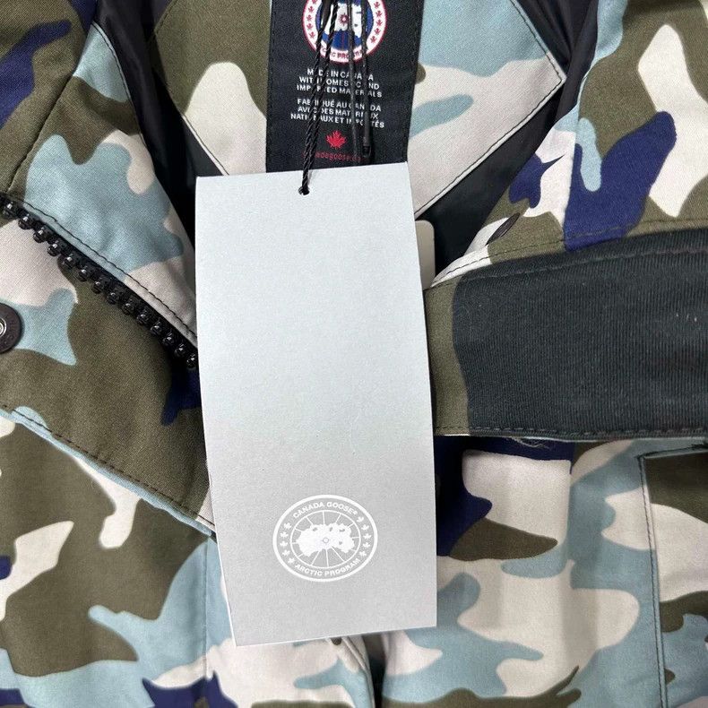 Canada Goose Camo Logo Hooded Down Jacket-yf Size US XL / EU 56 / 4 - 8 Thumbnail