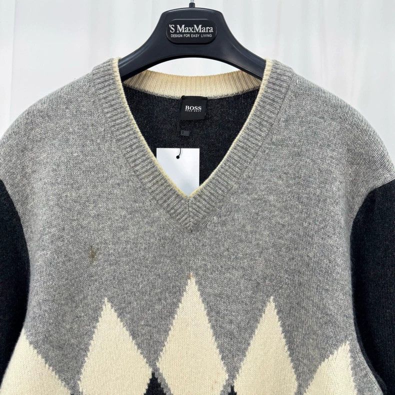 Vintage Boss Argyle Pattern V-Neck Sweater-yf Size US S / EU 44-46 / 1 - 3 Thumbnail