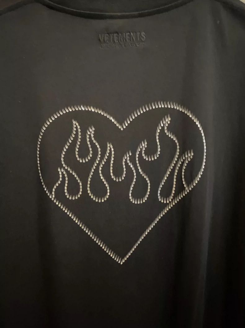 Vetements Vetements Heart Rhinestone Short Sleeve Tee-yf Size US S / EU 44-46 / 1 - 2 Thumbnail