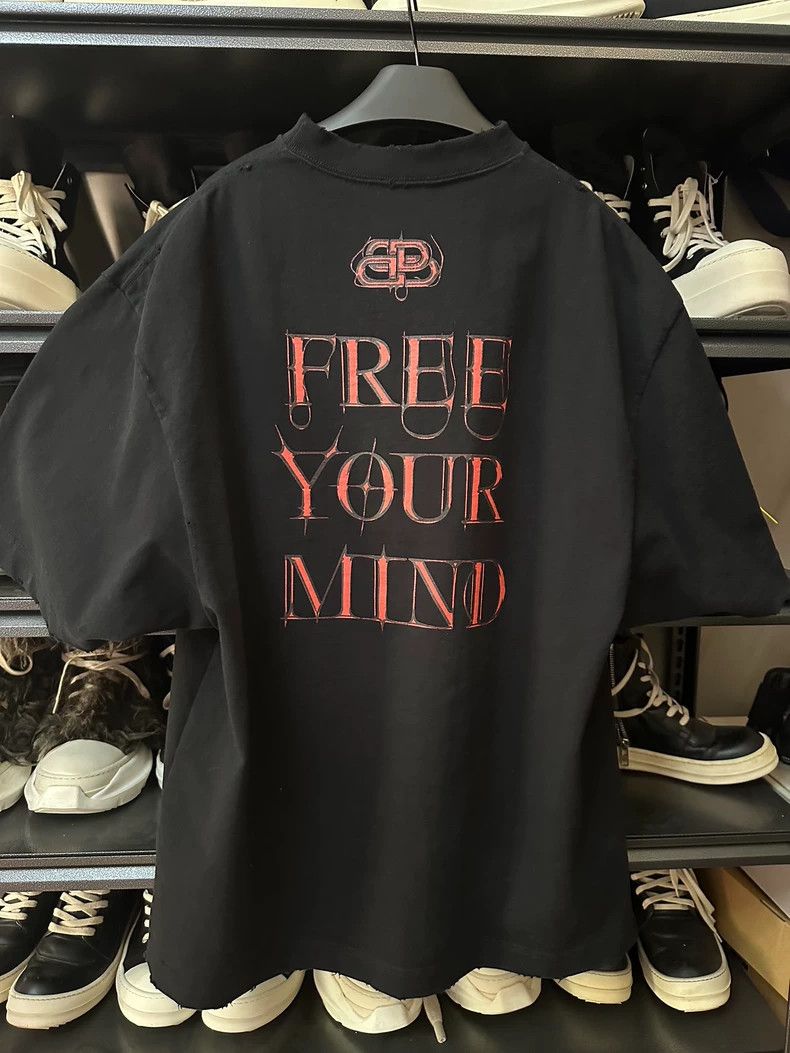 Balenciaga Balenciaga Devil Eye Short Sleeve Tee-yf Size US XS / EU 42 / 0 - 3 Thumbnail