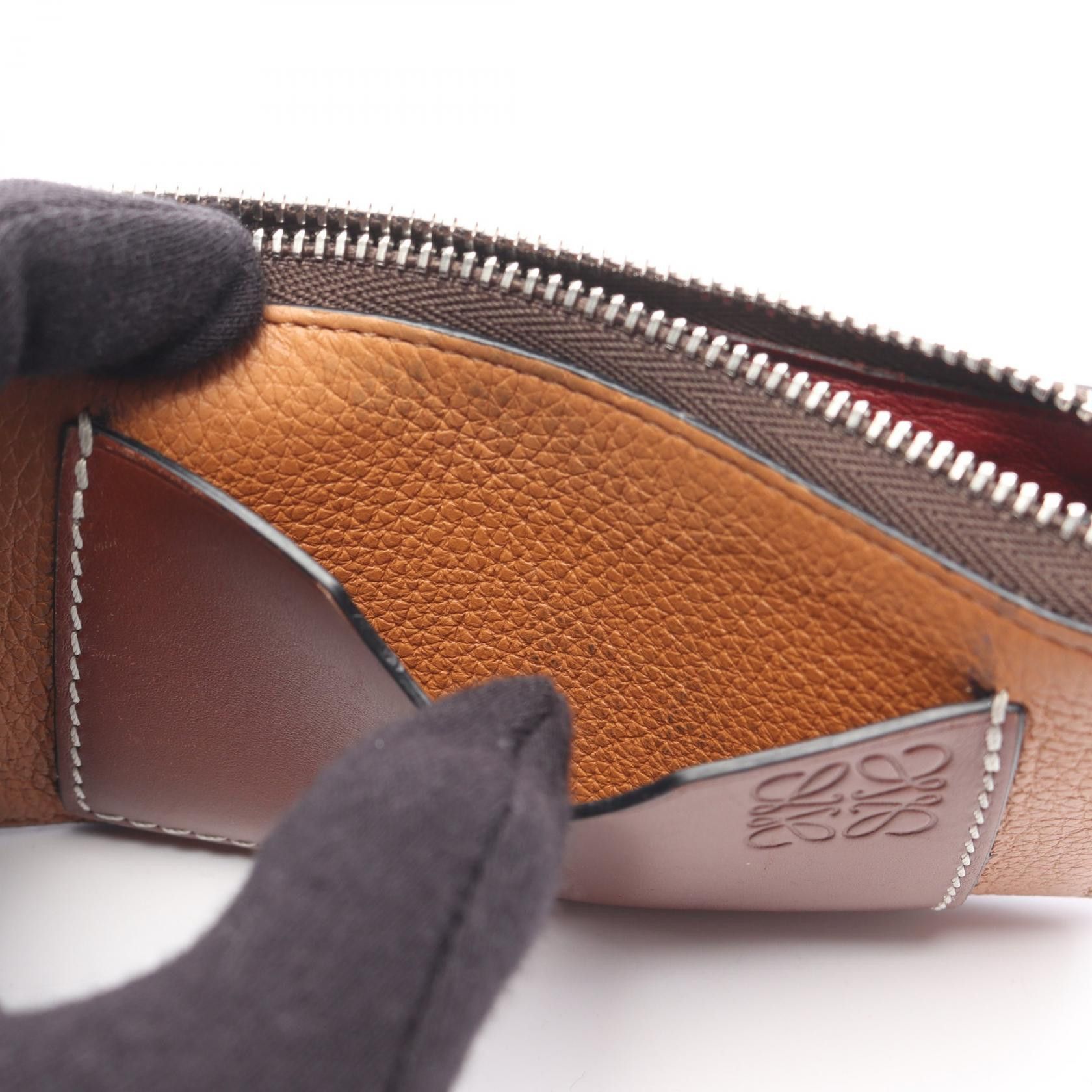 Loewe Loewe Loewe Anagram Leather Coin Card Holder Leather Coin Case C660Z40X04 DUTY FREE for USA Size ONE SIZE - 9 Thumbnail