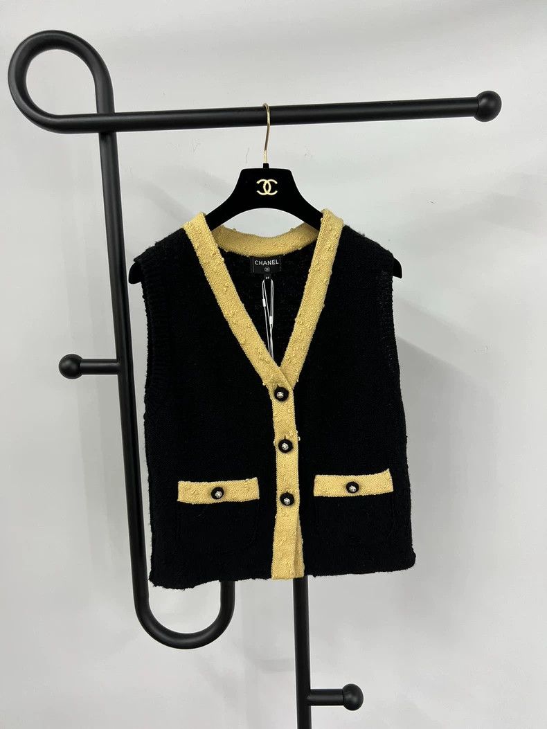 Chanel Chanel 24K Black Gold Knit Vest - dmc Size US XS / EU 42 / 0 - 2 Thumbnail