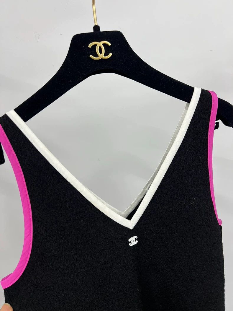 Chanel Chanel Black V-Neck Knit Vest - dmc Size US S / EU 44-46 / 1 - 3 Thumbnail