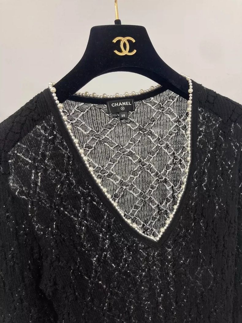 Chanel Chanel Black Pearl V-Neck Knit Top - dmc Size US M / EU 48-50 / 2 - 2 Thumbnail