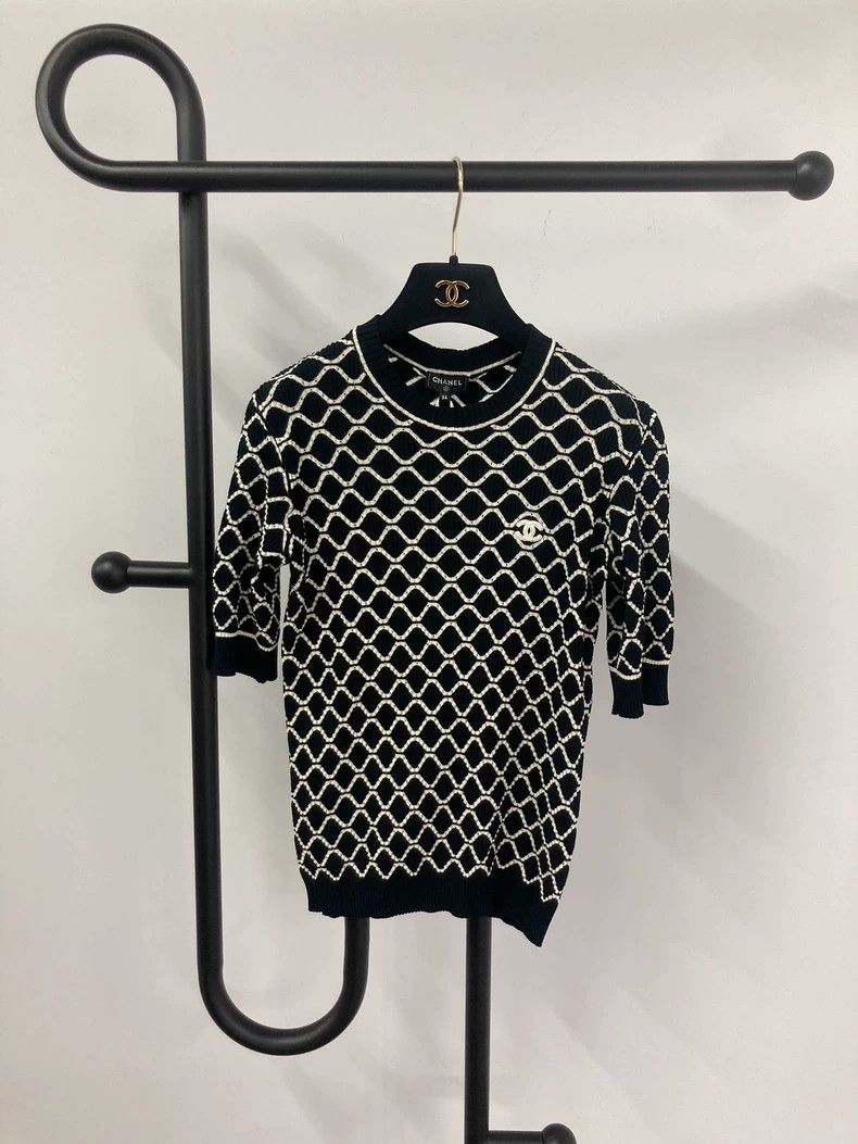 Chanel Chanel Black Quilted Short-Sleeve Top - dmc Size US XS / EU 42 / 0 - 2 Thumbnail