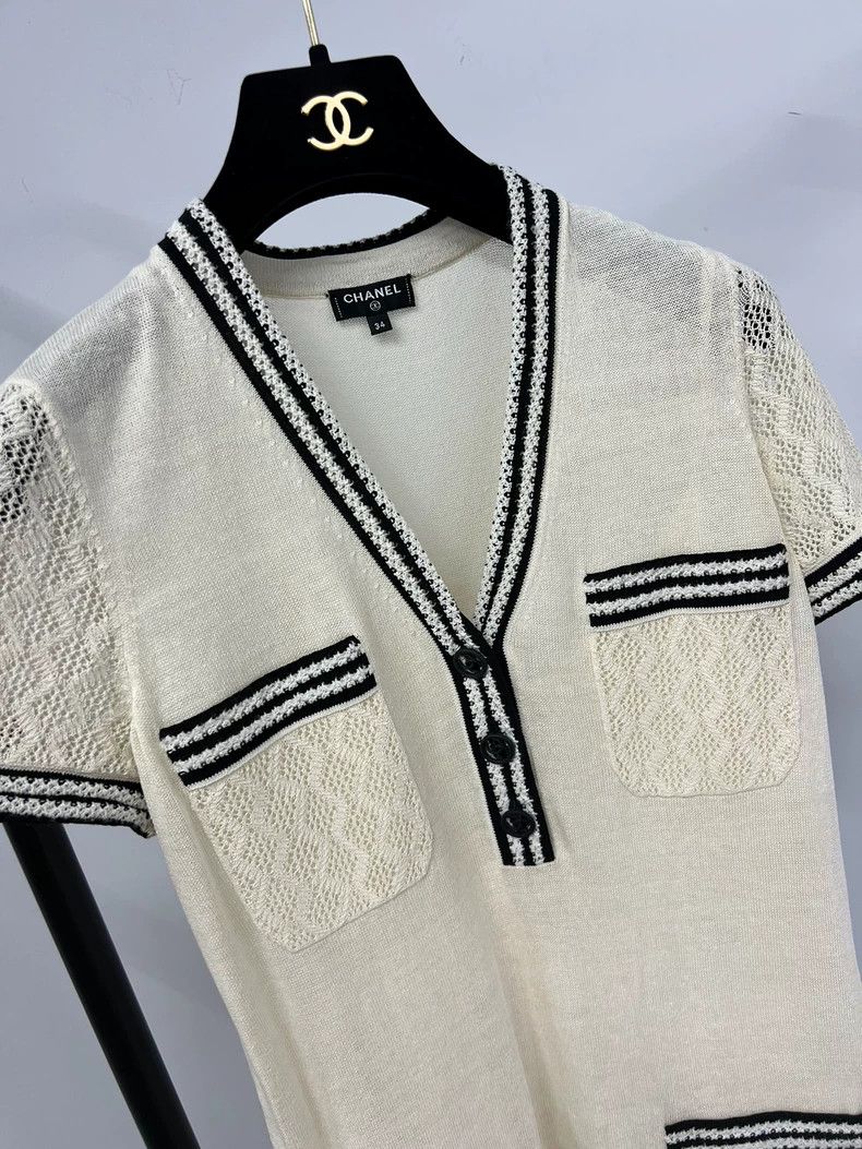 Chanel Chanel White V-Neck Knit Dress - dmc Size US S / EU 44-46 / 1 - 2 Thumbnail