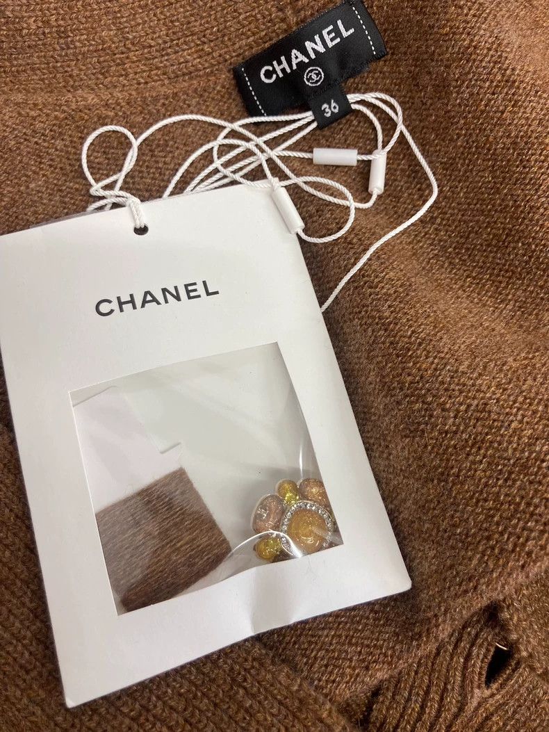 Chanel Chanel 24A Knit Cashmere Vest - dmc Size US S / EU 44-46 / 1 - 3 Thumbnail