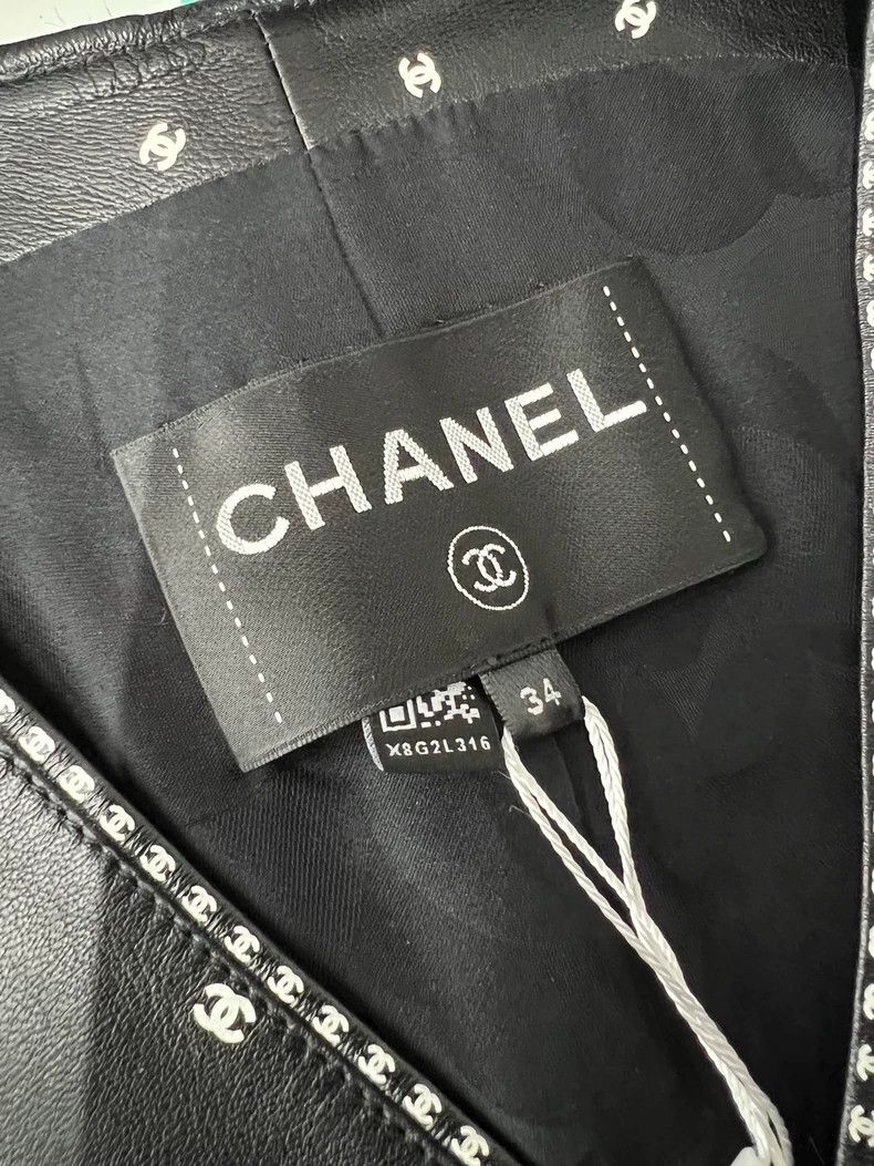 Chanel Chanel Logo Pattern Leather Vest - dmc Size US XS / EU 42 / 0 - 4 Thumbnail