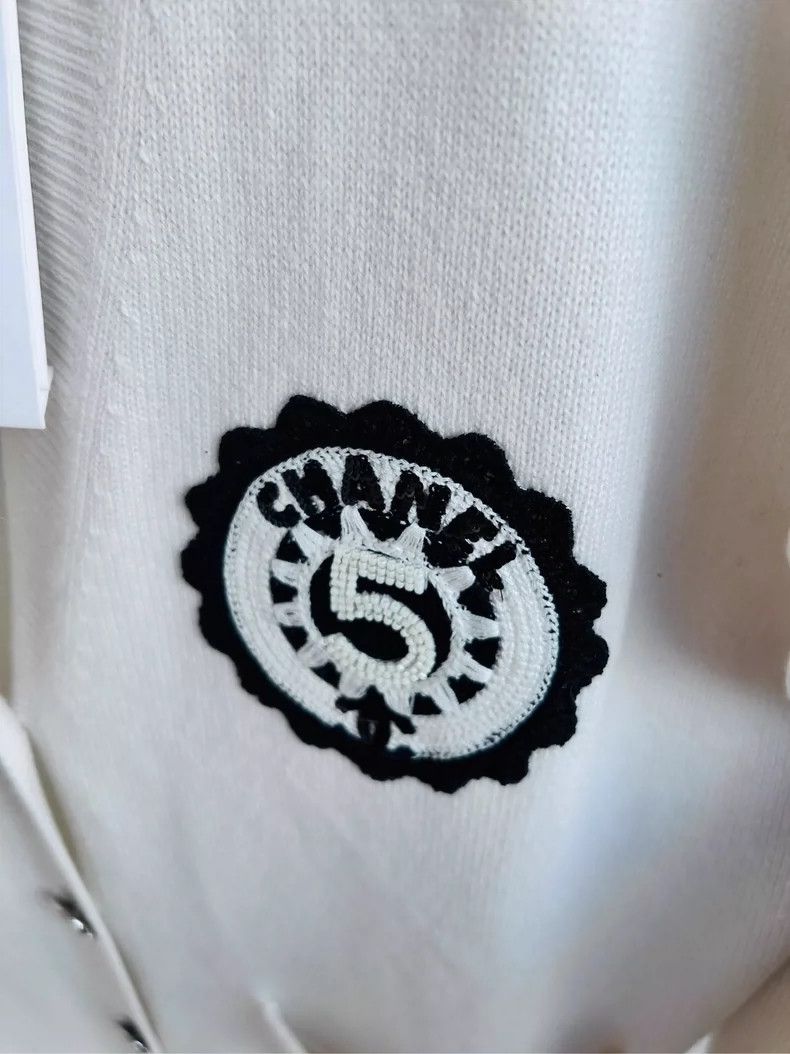 Chanel CHANEL 23C White Embroidered Cardigan - dmc Size US S / EU 44-46 / 1 - 3 Thumbnail