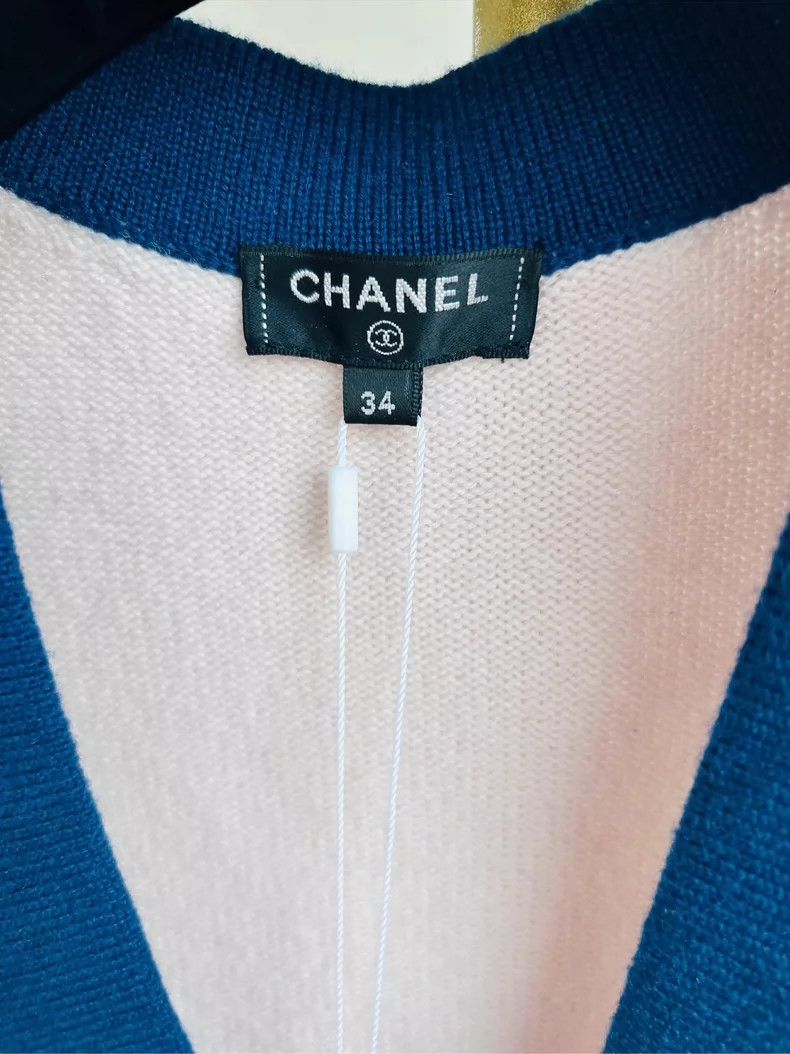 Chanel Chanel 21 Pink V-Neck Knit Cardigan - dmc Size US S / EU 44-46 / 1 - 3 Thumbnail