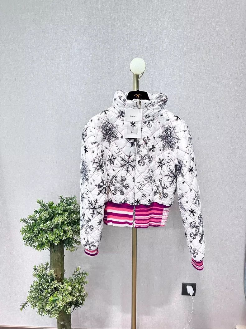 Chanel Chanel Ski Series Snowflake Puffer Jacket - dmc Size US S / EU 44-46 / 1 - 2 Thumbnail