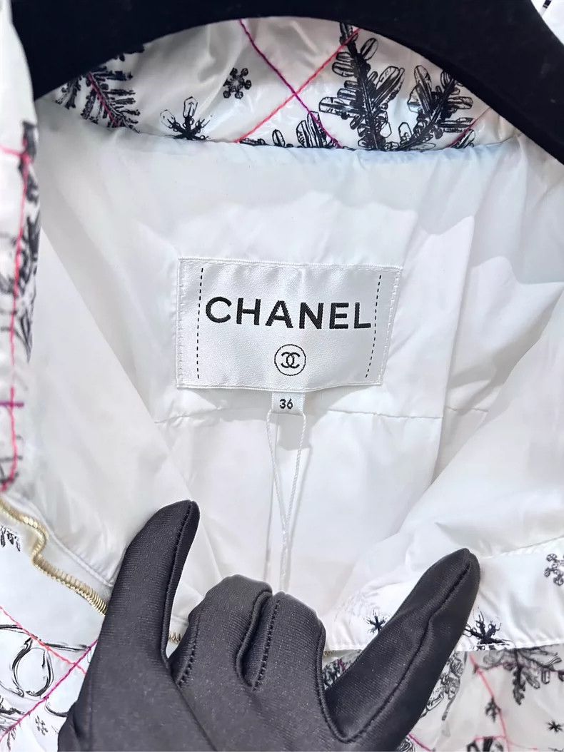 Chanel Chanel Ski Series Snowflake Puffer Jacket - dmc Size US S / EU 44-46 / 1 - 4 Thumbnail