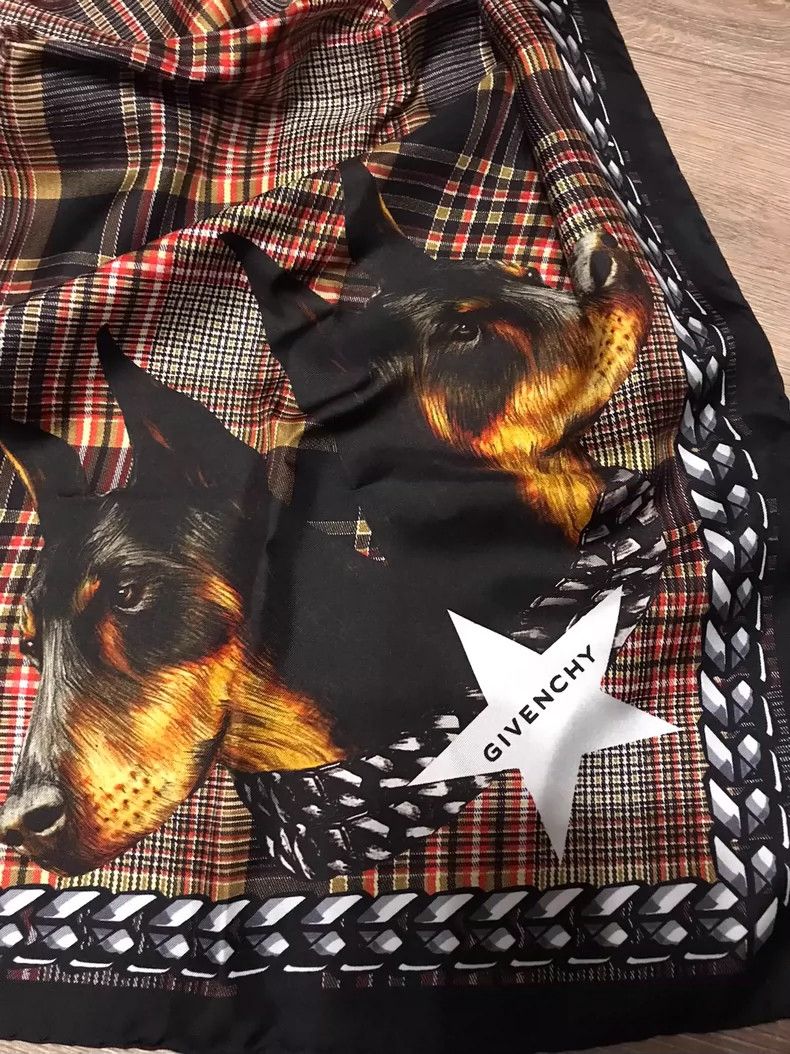 Givenchy Givenchy Silk Scarf with Dog Print - dmc Size ONE SIZE - 2 Thumbnail