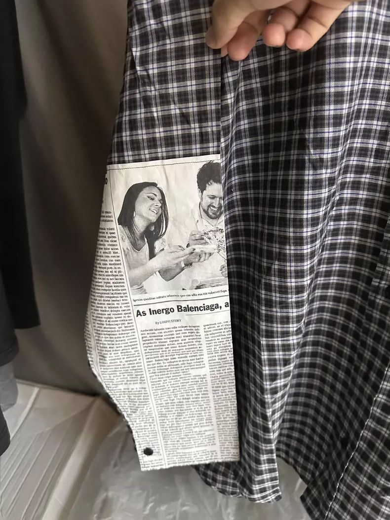 Balenciaga Balenciaga Newspaper Plaid Button-Up Shirt-yf Size US XS / EU 42 / 0 - 2 Thumbnail