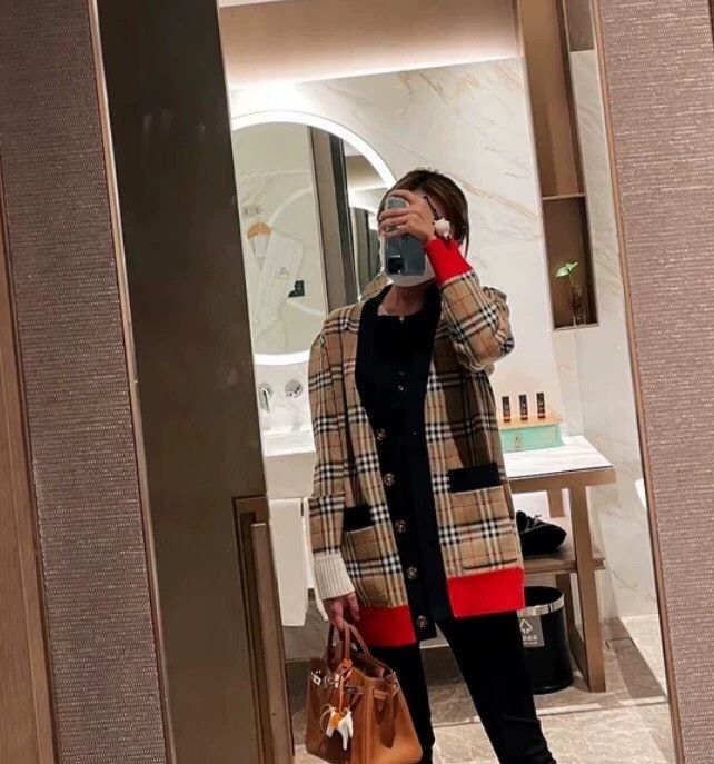 Burberry Burberry Plaid V-Neck Long Sleeve Cardigan-yf Size US M / EU 48-50 / 2 - 7 Thumbnail
