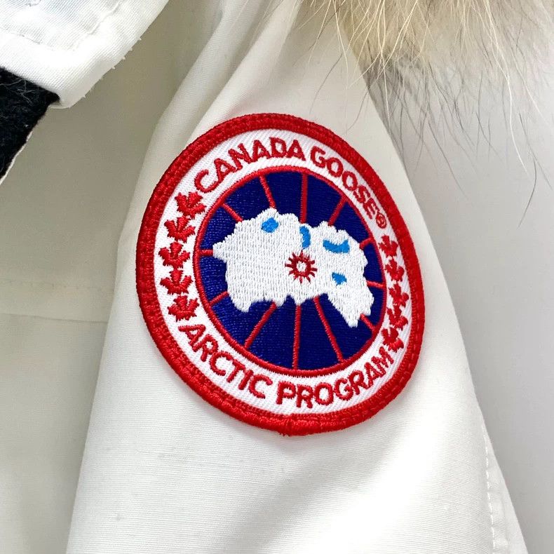 Canada Goose Canada Goose White Fur Hooded Down Jacket-yf Size US S / EU 44-46 / 1 - 5 Thumbnail