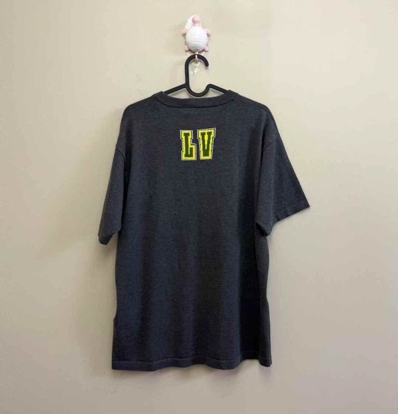 Louis Vuitton Louis Vuitton Gray Paw Logo Knit Tee-yf Size US M / EU 48-50 / 2 - 4 Thumbnail