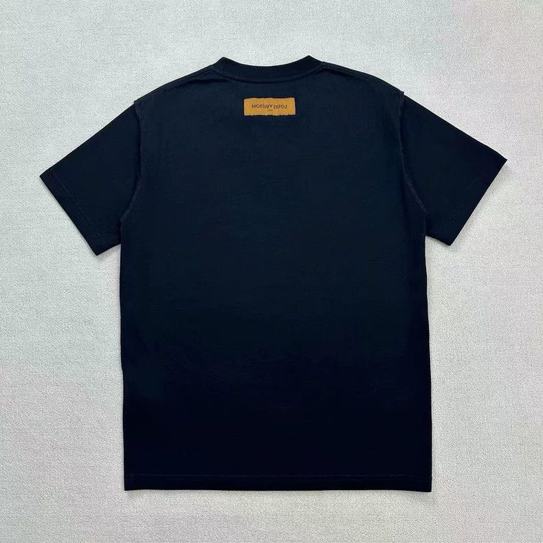 Louis Vuitton Louis Vuitton Embossed Logo Short Sleeve Tee-yf Size US M / EU 48-50 / 2 - 2 Thumbnail