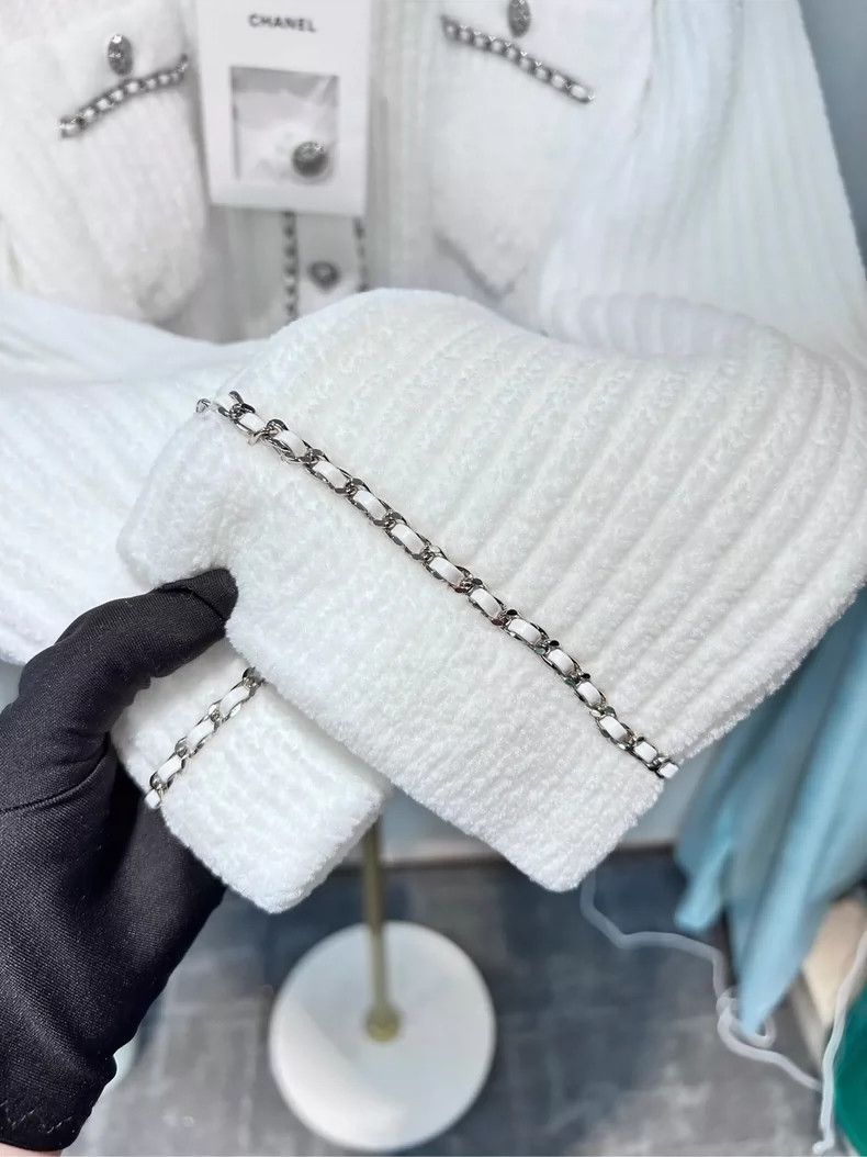 Chanel Chanel 22B White Chain Jacket - dmc Size US S / EU 44-46 / 1 - 2 Thumbnail