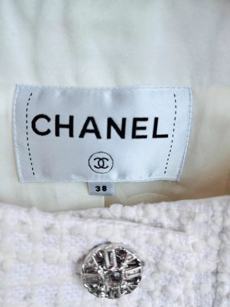 Chanel Chanel 22 Early Spring White Diagonal Button Coat - dmc Size US M / EU 48-50 / 2 - 4 Thumbnail