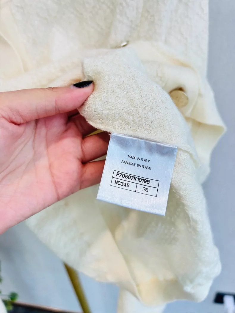 Chanel Chanel Round Neck Knit Cardigan - dmc Size US S / EU 44-46 / 1 - 5 Thumbnail