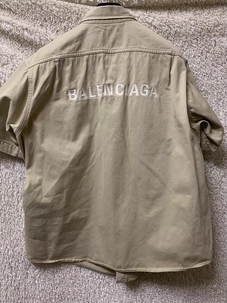 Balenciaga Balenciaga Men's Casual Short Sleeve Shirt - dmc Size US L / EU 52-54 / 3 - 8 Thumbnail