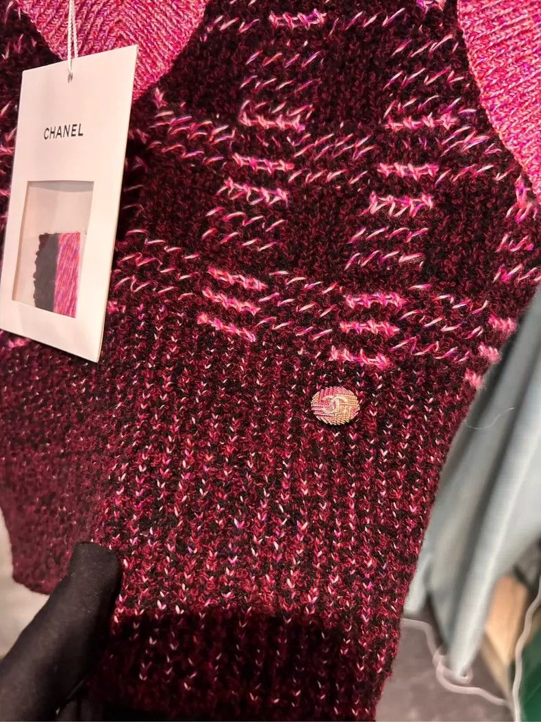 Chanel Chanel 22K V-Neck Knit Vest - dmc Size US S / EU 44-46 / 1 - 3 Thumbnail