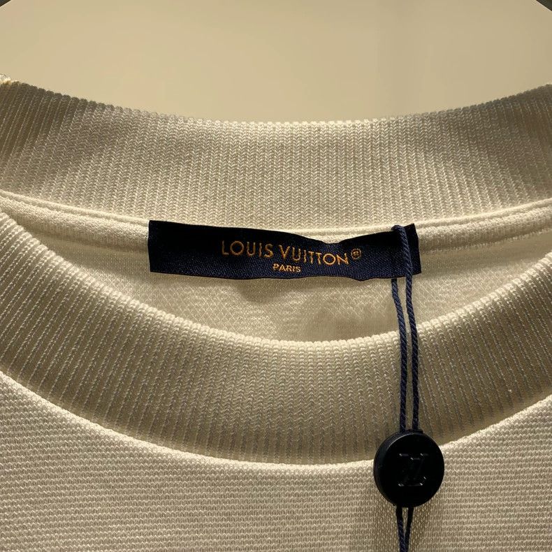 Louis Vuitton Louis Vuitton White Short Sleeve T-Shirt - dmc Size US L / EU 52-54 / 3 - 3 Thumbnail