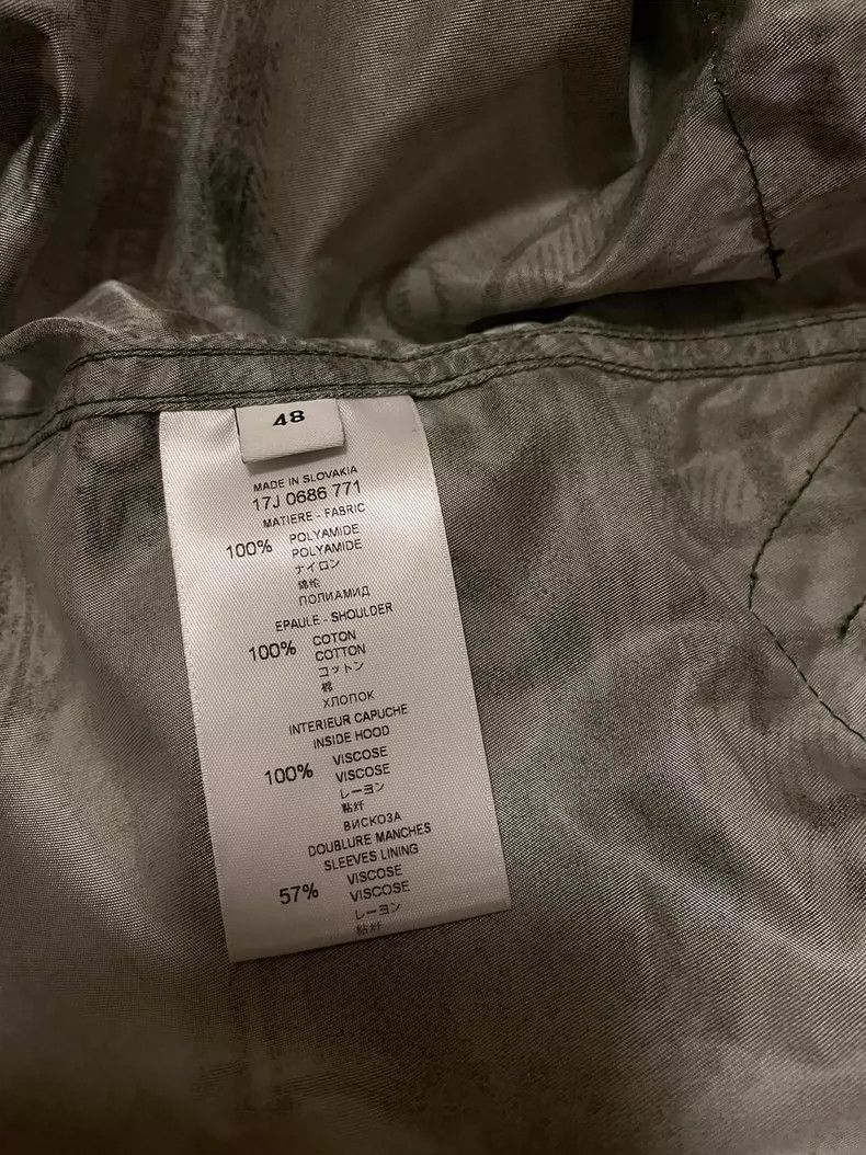 Givenchy Givenchy Runway Jacket with Removable Sleeves-yf Size US M / EU 48-50 / 2 - 5 Thumbnail