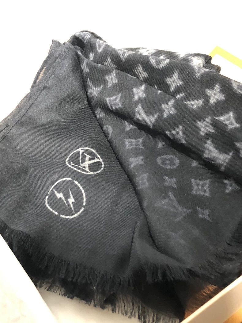 Louis Vuitton Louis Vuitton Fragment Design Scarf 2.0 - dmc Size ONE SIZE - 4 Thumbnail