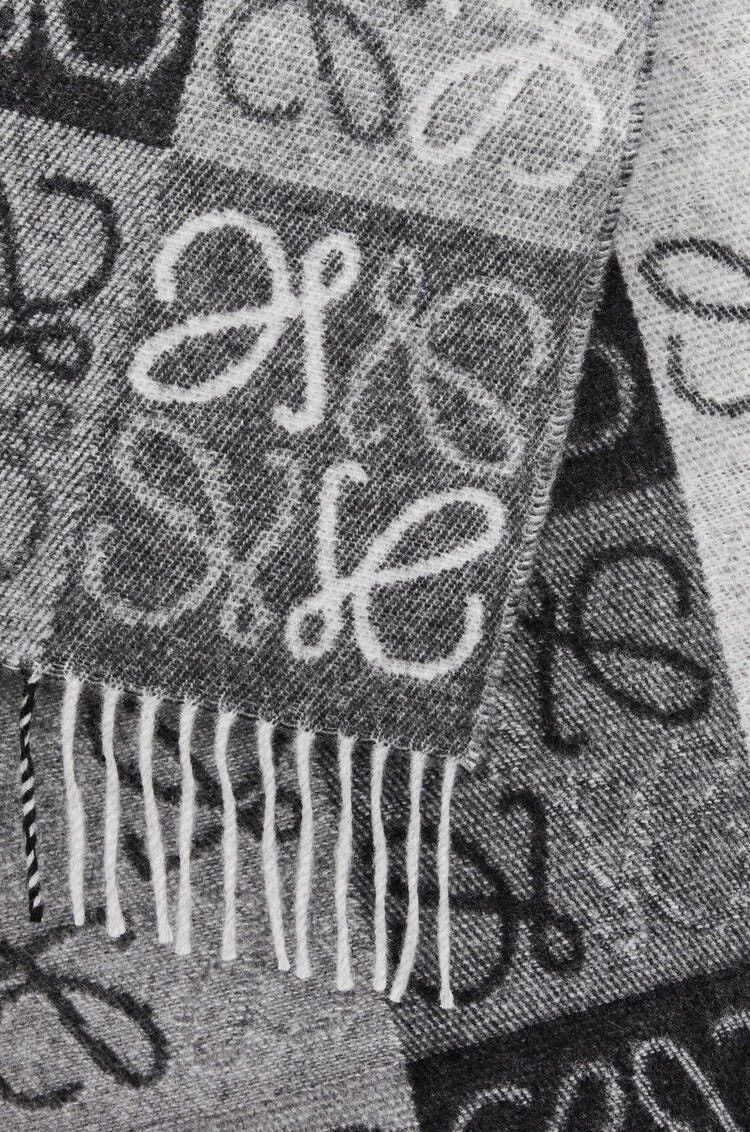 Loewe Loewe Anagram Checkerboard Scarf - dmc Size ONE SIZE - 3 Thumbnail