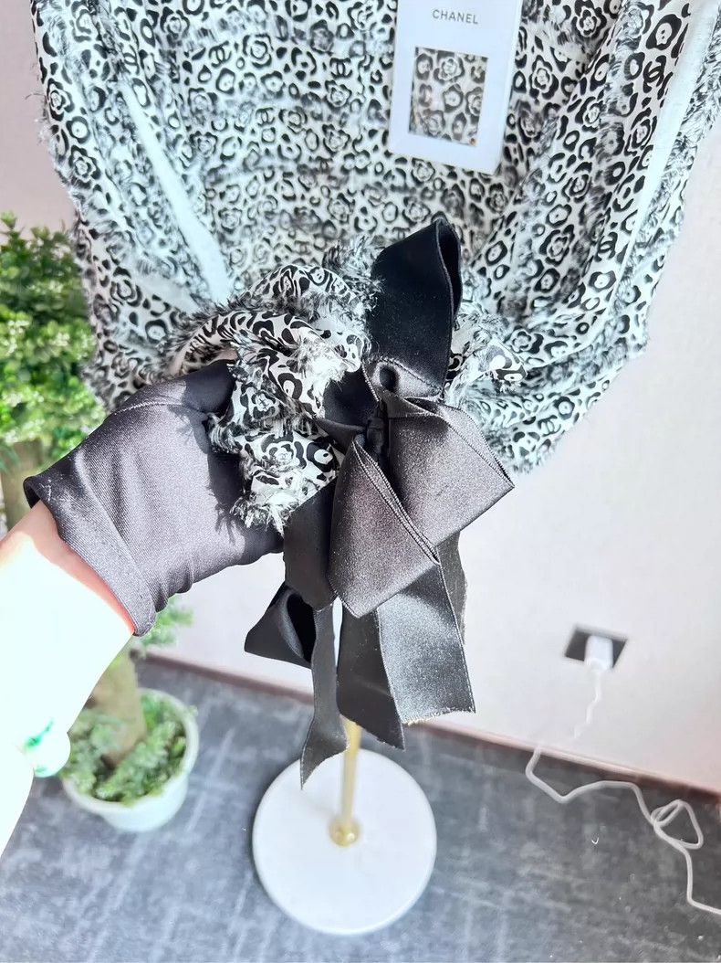Chanel Chanel 22P Camellia Logo Silk Blouse - dmc Size US S / EU 44-46 / 1 - 6 Thumbnail
