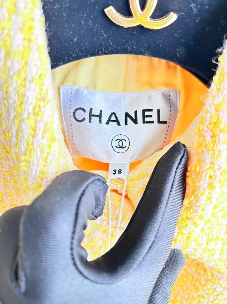 Chanel Chanel Yellow Tweed Collared Jacket - dmc Size US M / EU 48-50 / 2 - 2 Thumbnail