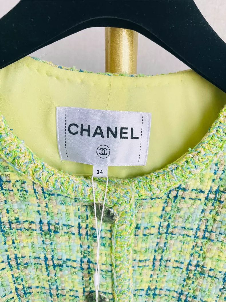 Chanel Chanel 2019 Green Tweed Jacket - dmc Size US S / EU 44-46 / 1 - 3 Thumbnail