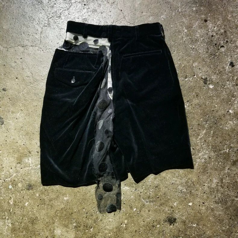 Comme des Garcons COMME des GARCONS Black Velvet Shorts - dmc Size US 26 / EU 42 - 2 Thumbnail