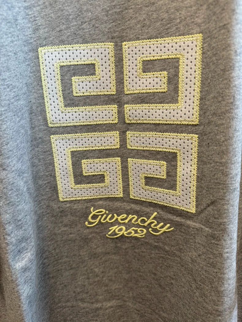 Givenchy Givenchy 4G Logo Short Sleeve T-shirt - dmc Size US XXL / EU 58 / 5 - 2 Thumbnail