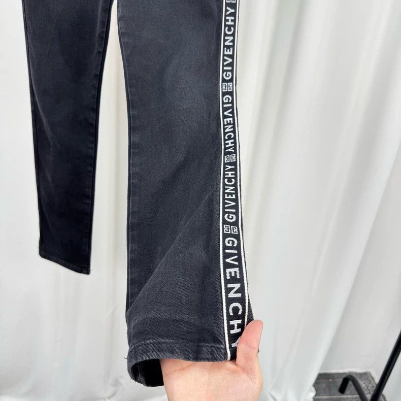Givenchy Givenchy Embroidered Logo Denim Jeans - dmc Size US 31 - 4 Thumbnail