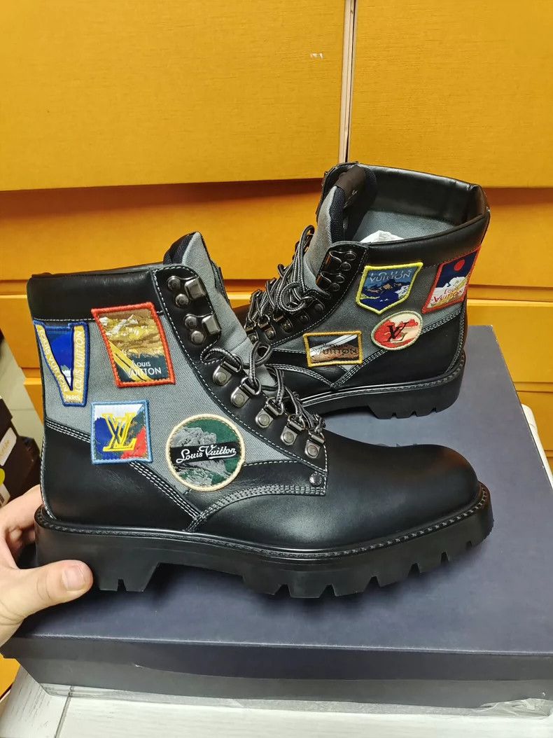 Louis Vuitton Louis Vuitton Embroidered Badge Men's Boots - dmc Size US 6 / EU 39 - 2 Thumbnail
