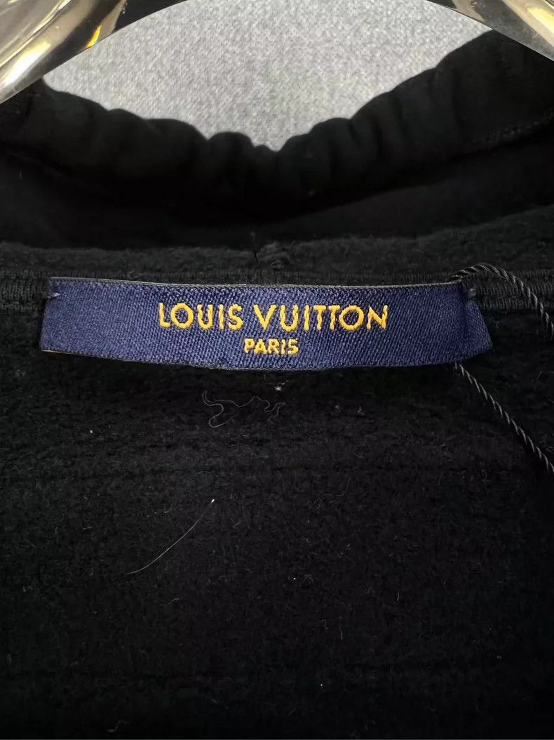 Louis Vuitton Louis Vuitton Black Graffiti Logo Hoodie - dmc Size US M / EU 48-50 / 2 - 3 Thumbnail