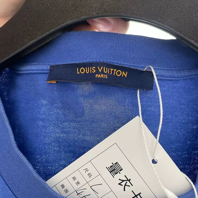 Louis Vuitton Louis Vuitton Red Blue Gradient T-shirt - dmc Size US L / EU 52-54 / 3 - 4 Thumbnail