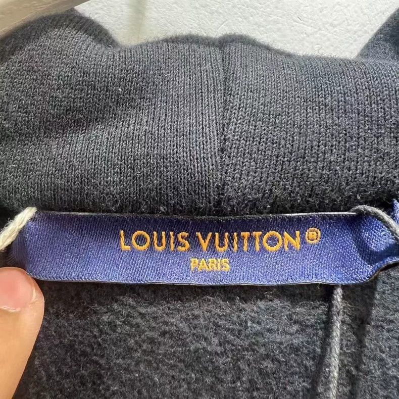 Louis Vuitton Louis Vuitton LV Embroidered Hoodie Sweatshirt - dmc Size US S / EU 44-46 / 1 - 4 Thumbnail
