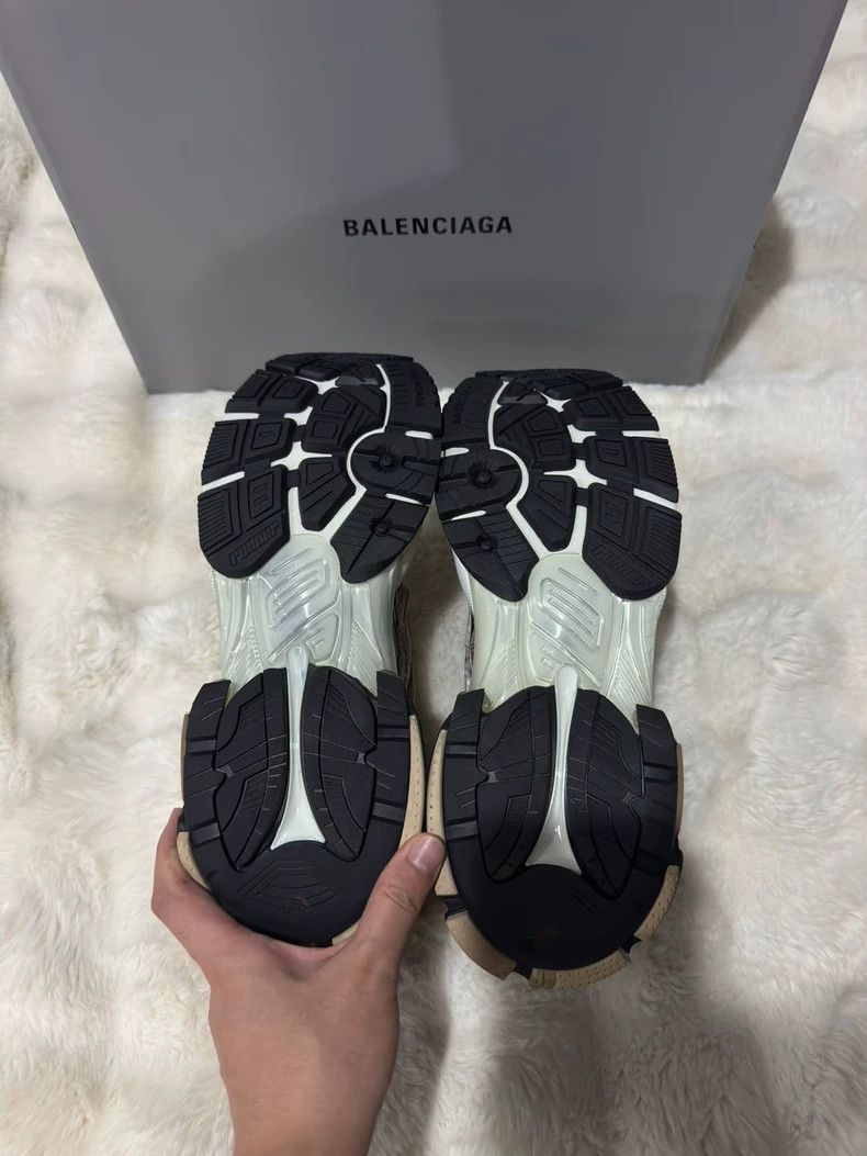Balenciaga Balenciaga Runner Men's Sneakers - dmc Size US 10.5 / EU 43-44 - 6 Thumbnail