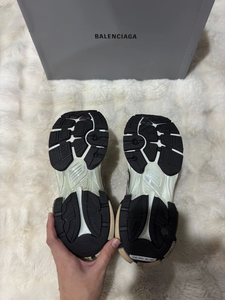 Balenciaga Balenciaga Runner Men's Sneakers - dmc Size US 8.5 / EU 41-42 - 3 Thumbnail