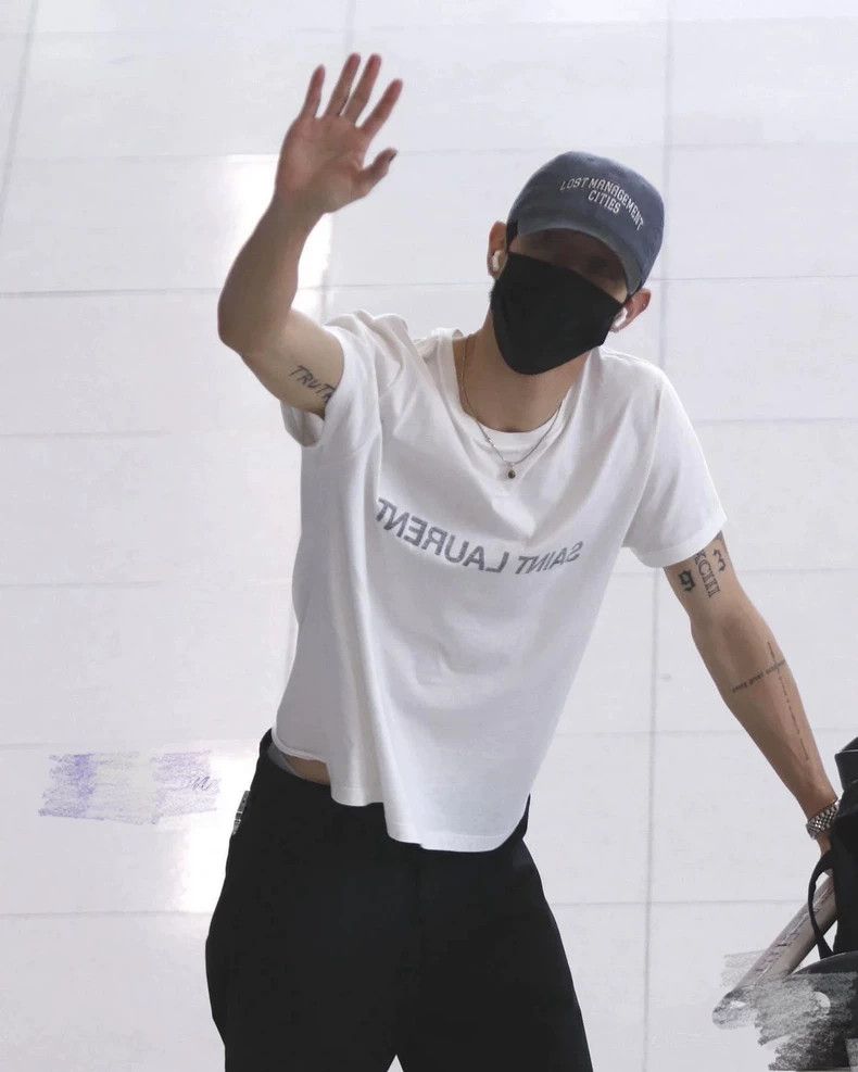 Saint Laurent Paris Saint Laurent Logo Print Short Sleeve T-Shirt - dmc Size US S / EU 44-46 / 1 - 2 Thumbnail