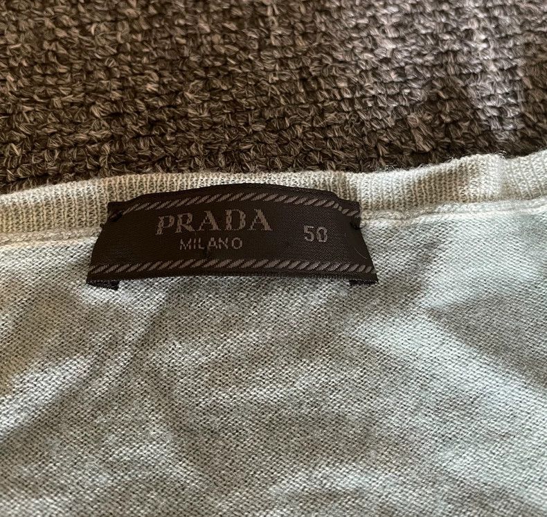 Prada Prada V-Neck Wool Sweater-yf Size US L / EU 52-54 / 3 - 4 Thumbnail