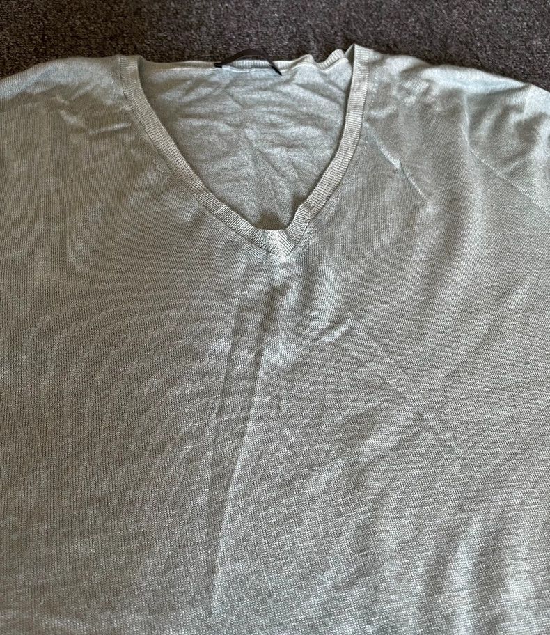 Prada Prada V-Neck Wool Sweater-yf Size US L / EU 52-54 / 3 - 2 Thumbnail