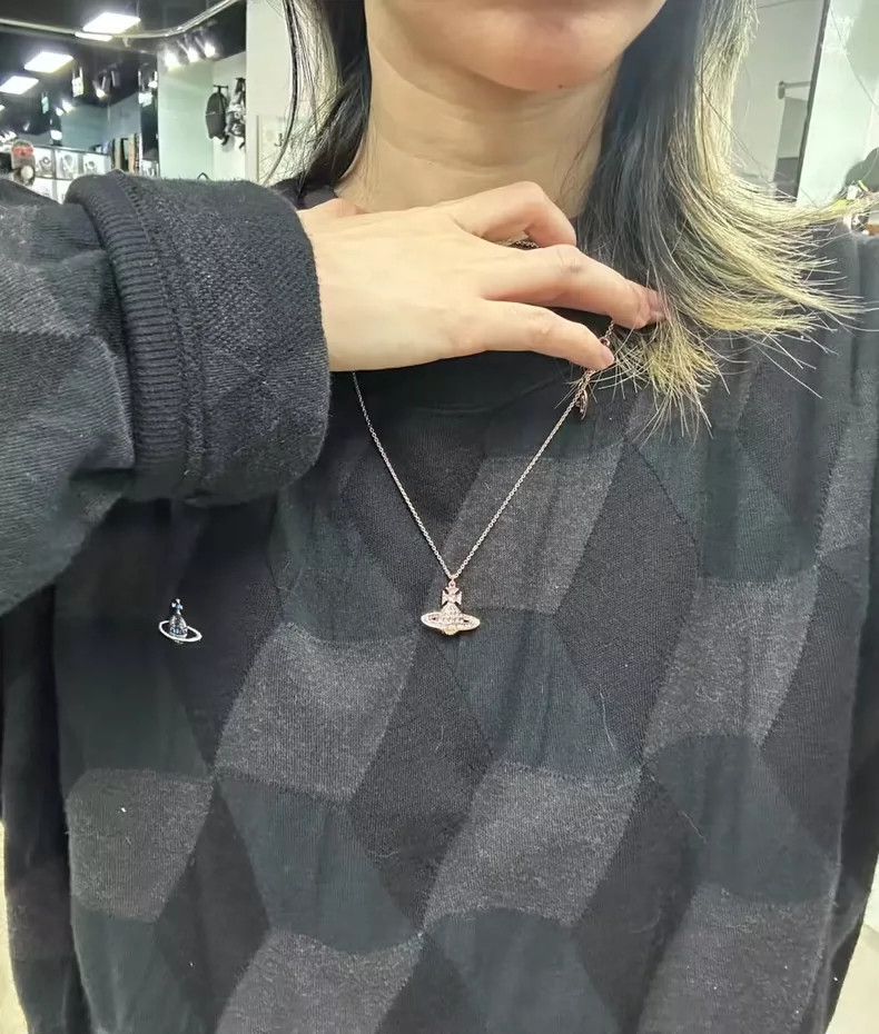 Vivienne Westwood Vivienne Westwood Rose Gold Saturn Necklace - dmc Size ONE SIZE - 2 Thumbnail