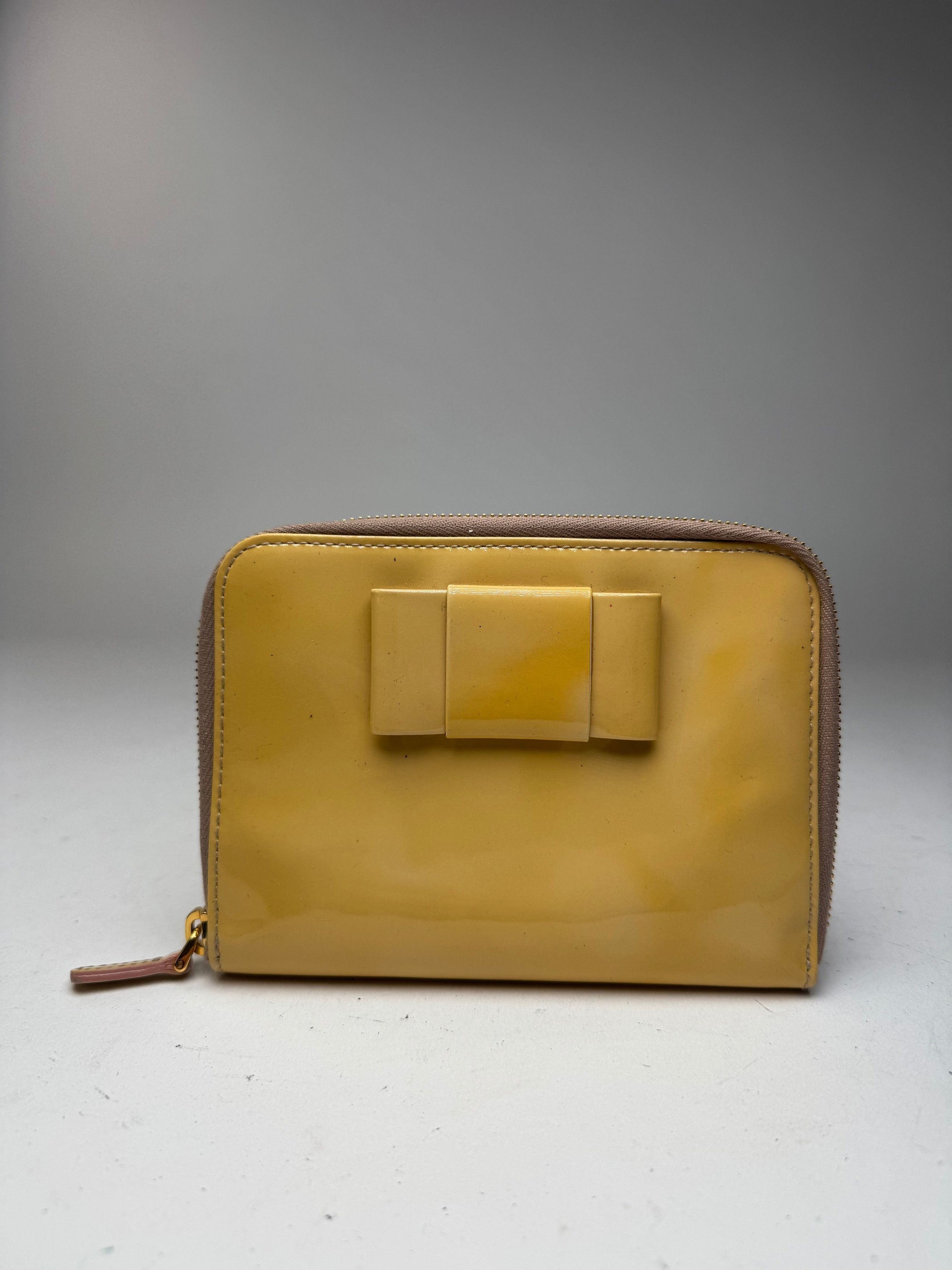 Miu Miu Vintage patent leather Organizer yellow Size ONE SIZE - 2 Thumbnail